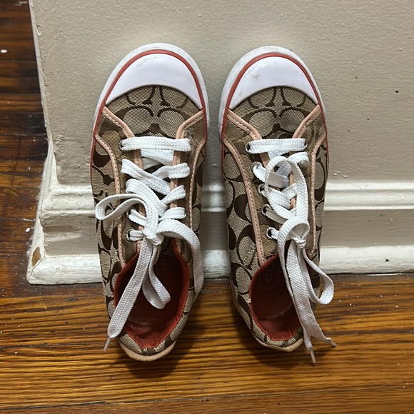 Coach sneakers size 5 - Picture 2 of 3